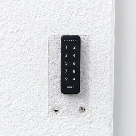 Wonderful Renovated With Great Location Lägenhet *