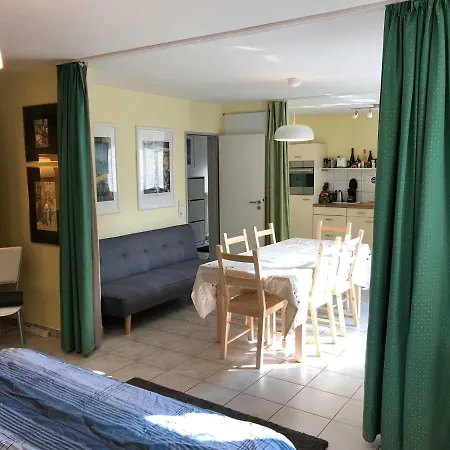 Wonderful Renovated With Great Location Lägenhet *