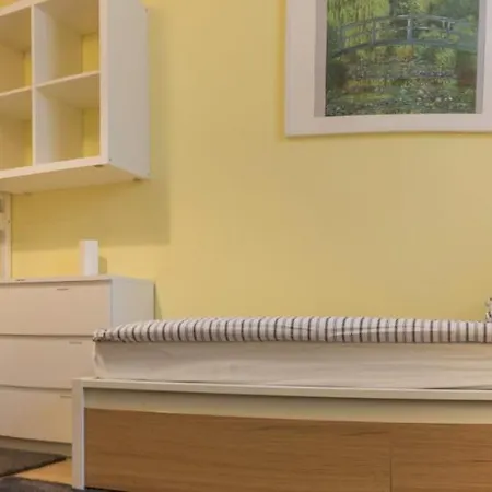 Lägenhet Wonderful Renovated With Great Location Kaiserslautern