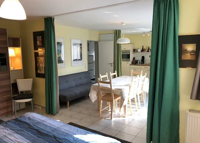 Wonderful Renovated With Great Location Appartement *