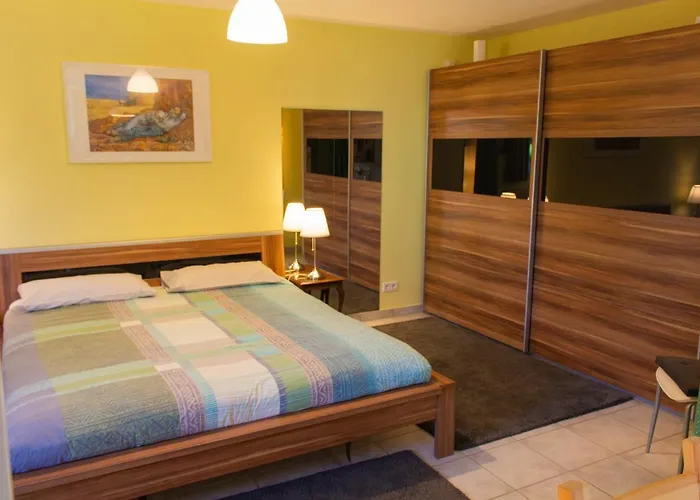 Wonderful Renovated With Great Location Appartement *